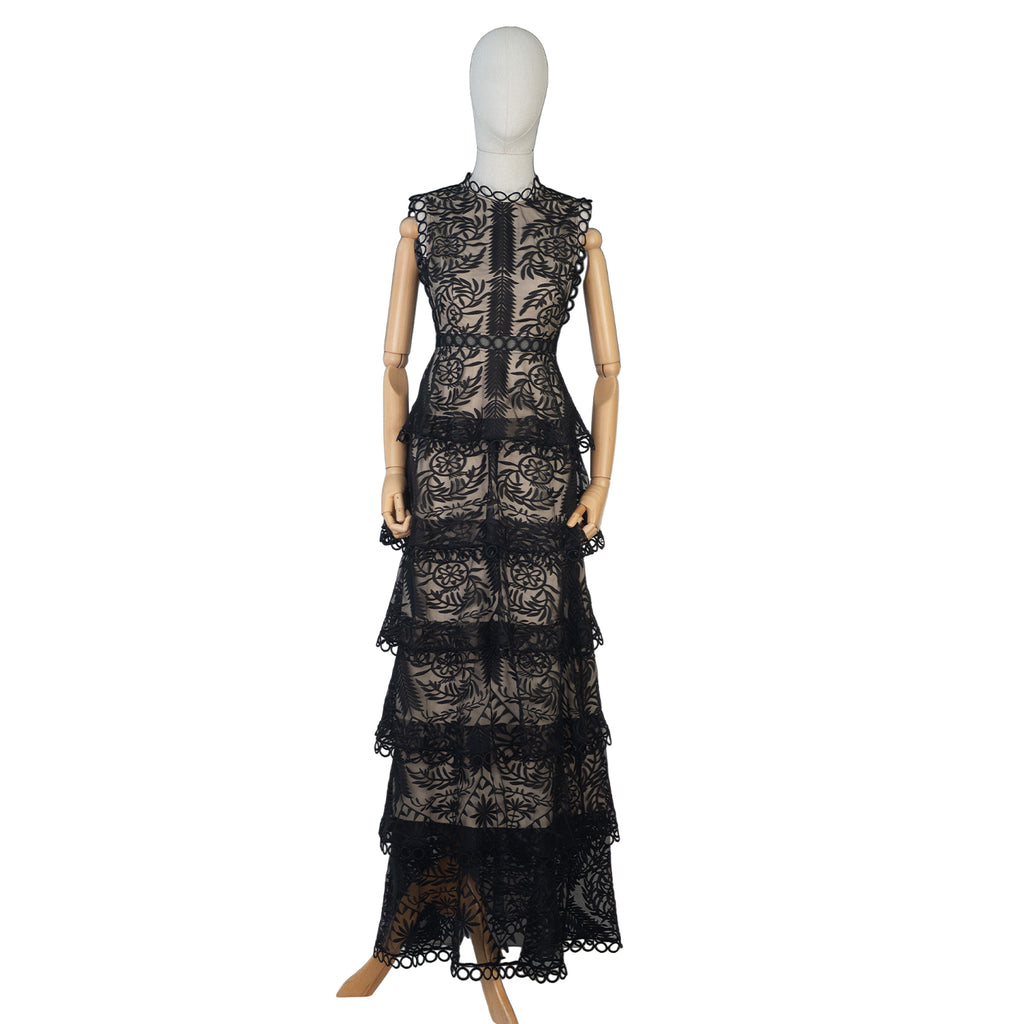 Black Lace Evening Dress – Feminine and Striking