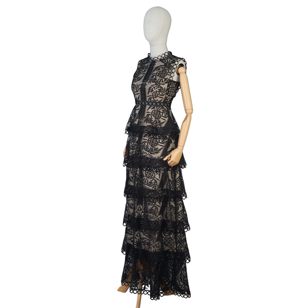 Black Lace Evening Dress – Feminine and Striking