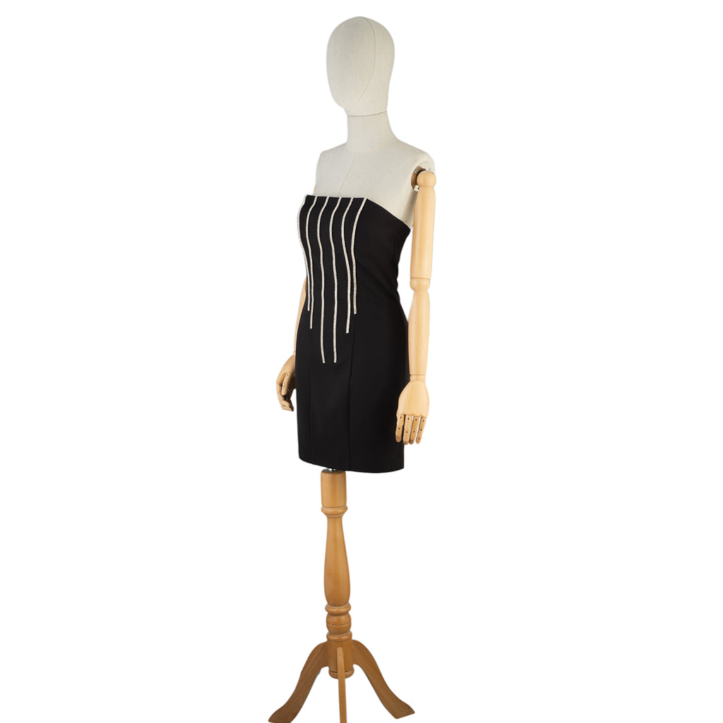 Pearl-Strand Mini Dress – Chic &amp; Confident
