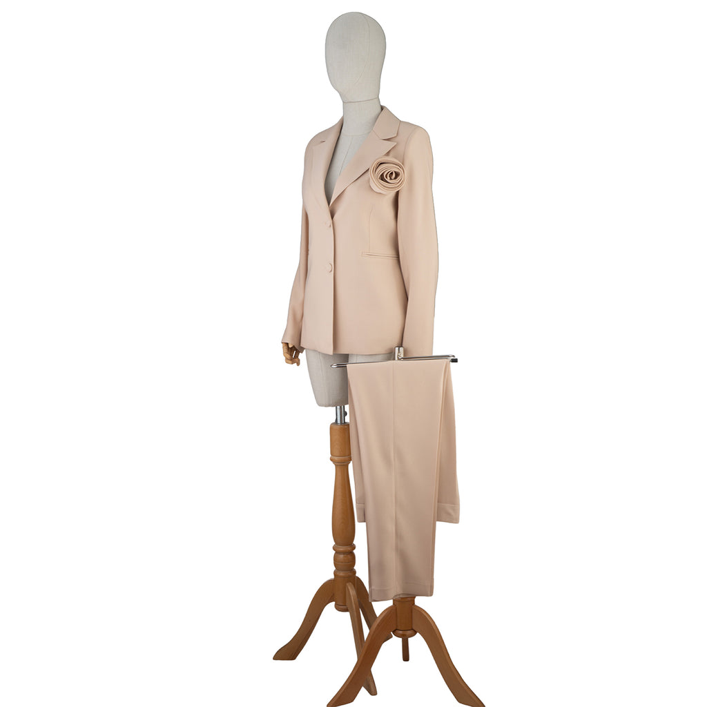 Beige Women’s Suit with Floral Accent — Subtle Elegance